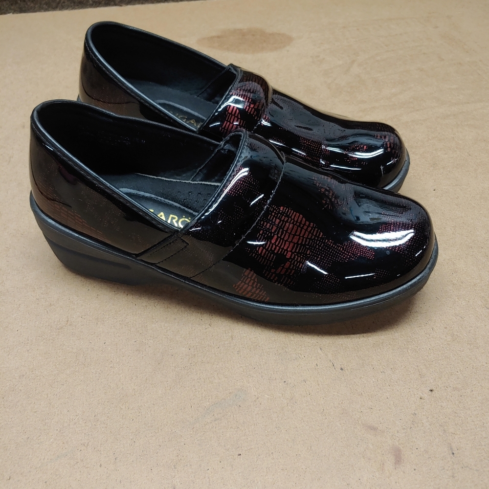 Ingaro clogs. Size 7